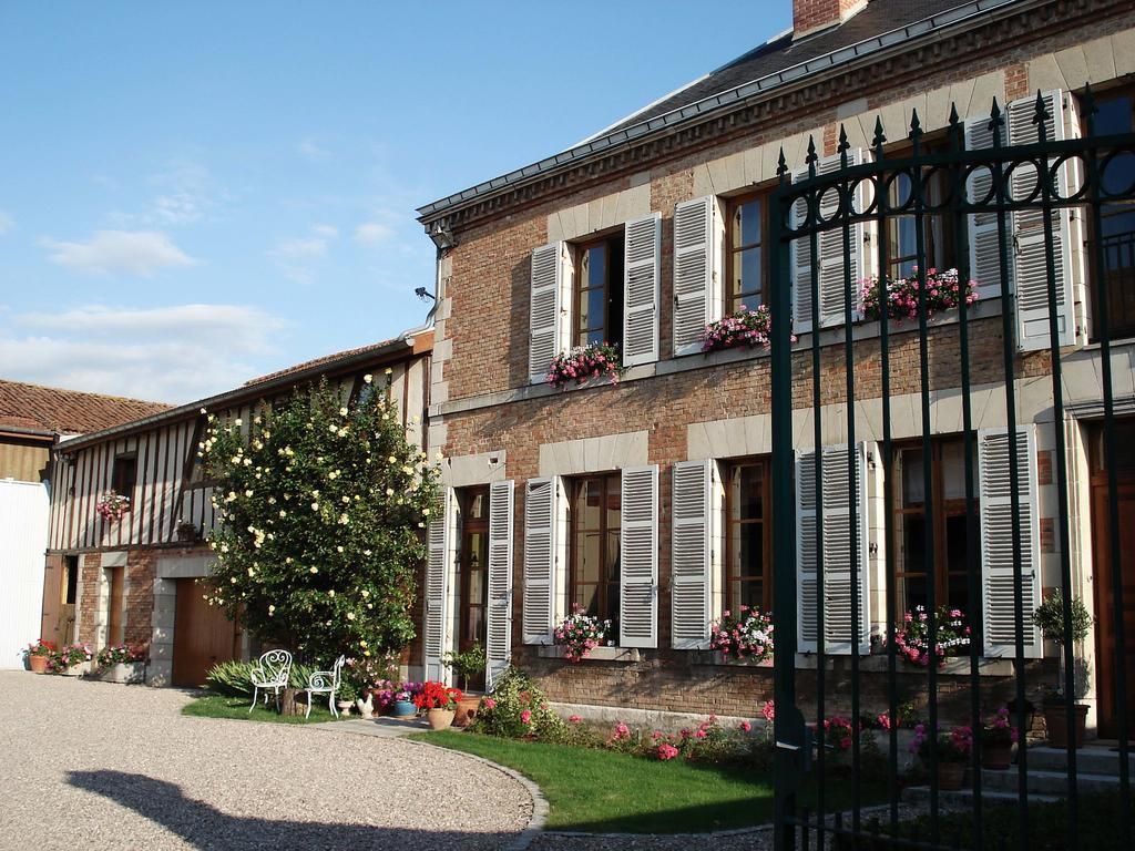 Entre Cour Et Jardin 호텔 Châlons-en-Champagne 외부 사진